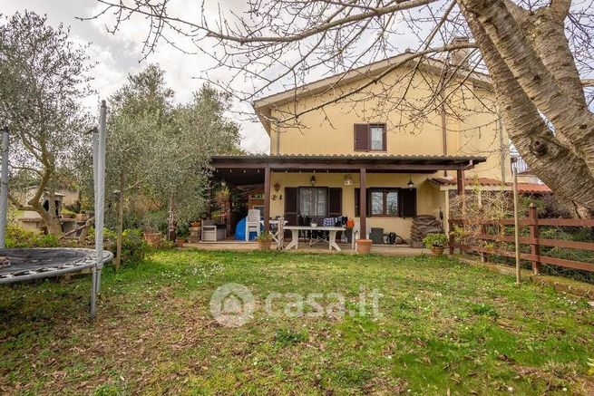 Villa in residenziale in Via San Spirito