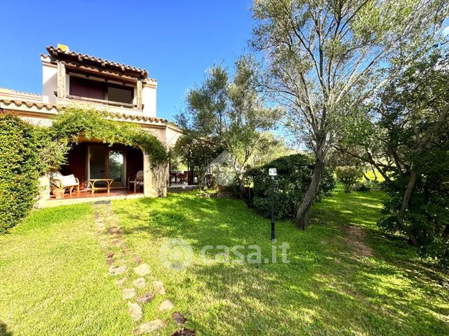 Villetta a schiera in residenziale in Via Dei Narcisi 45