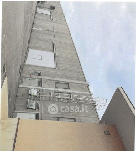 Capannone in commerciale in 