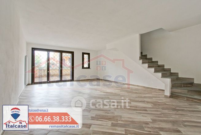 Casa indipendente in residenziale in Via Neive