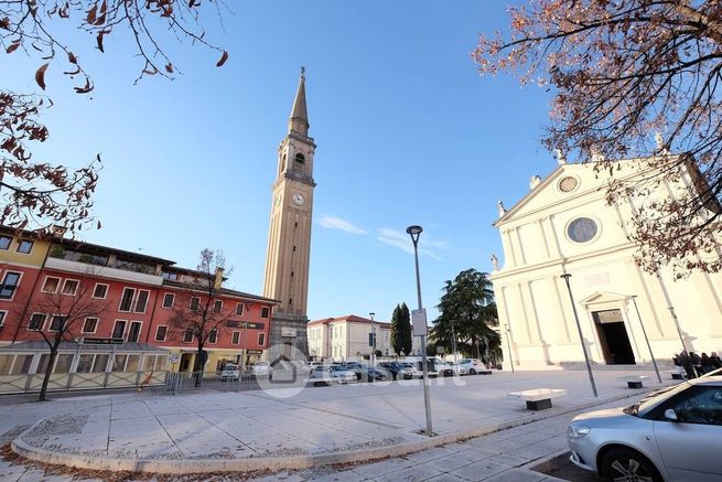 Ufficio in commerciale in 
