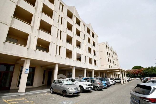 Ufficio in commerciale in Via Giuseppe Peretti 1