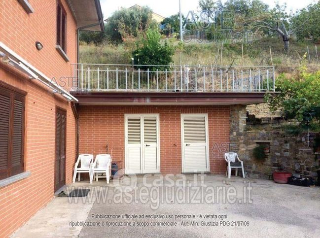 Terreno agricolo in commerciale in Via San Pietro