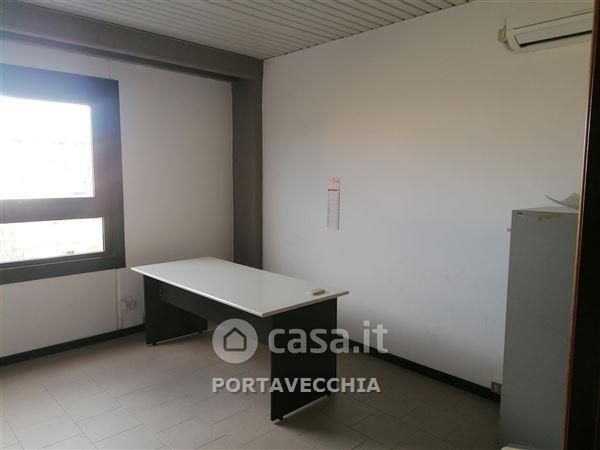 Ufficio in commerciale in 