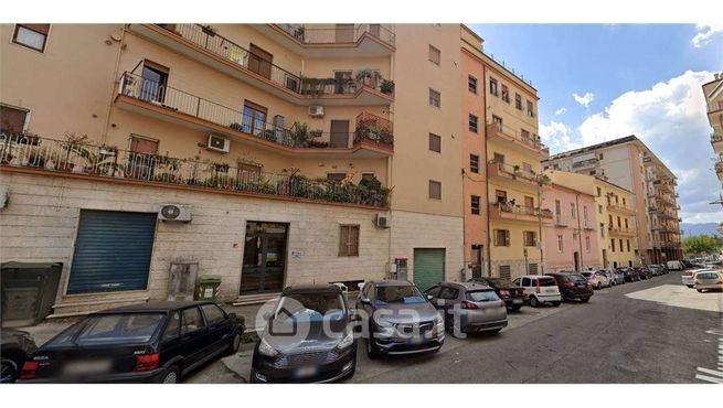 Capannone in commerciale in Via Munazio Planco