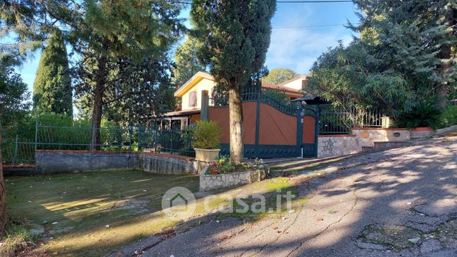 Villa in residenziale in Via MADONNA del CARMINE