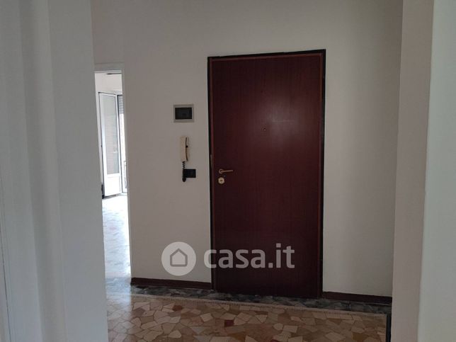 Appartamento in residenziale in Via Ippolito Nievo