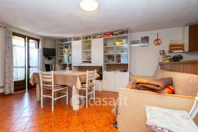 Casa bi/trifamiliare in residenziale in Strada Provinciale 337
