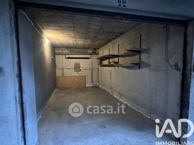 Box/posto auto in residenziale in Via Ercole Oldofredi