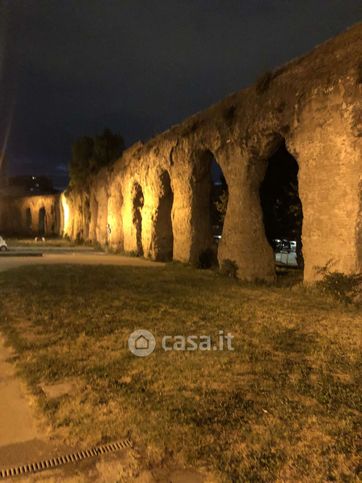 Appartamento in residenziale in Viale dell'Acquedotto Alessandrino