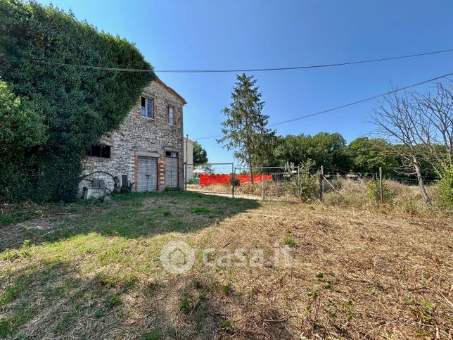 Rustico/casale in residenziale in Vocabolo Brusco 39