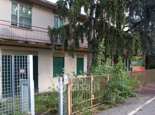 Capannone in commerciale in Via Giosuè Carducci 44