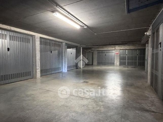 Box/posto auto in residenziale in Via della Repubblica 41