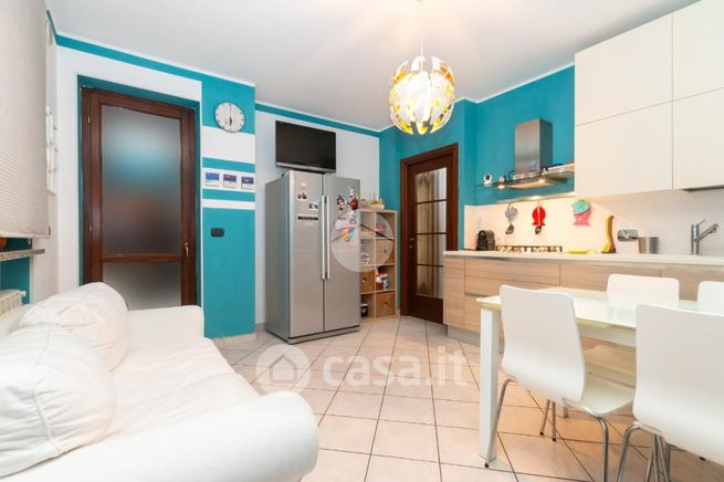 Appartamento in residenziale in Via Mirafiori 13