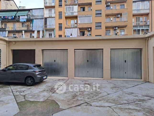 Box/posto auto in residenziale in Via Nicomede Bianchi 34