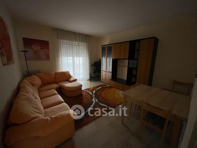 Appartamento in residenziale in Via Varese 25