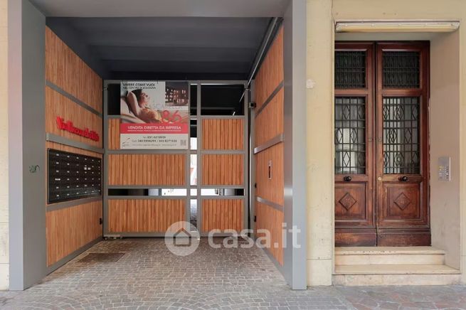 Appartamento in residenziale in Via Mascarella 88