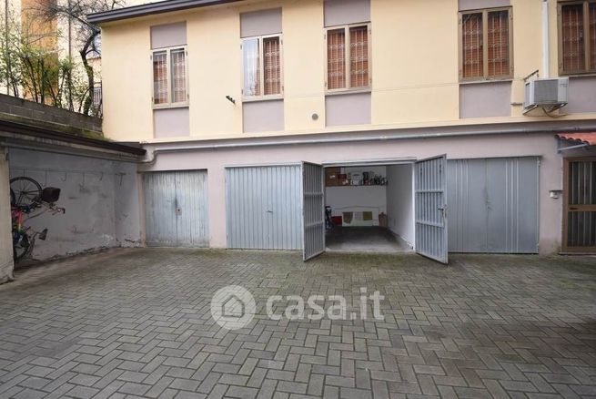 Garage/posto auto in residenziale in 