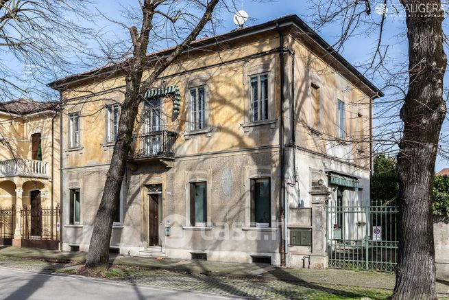 Casa indipendente in residenziale in Viale dei Tigli 28