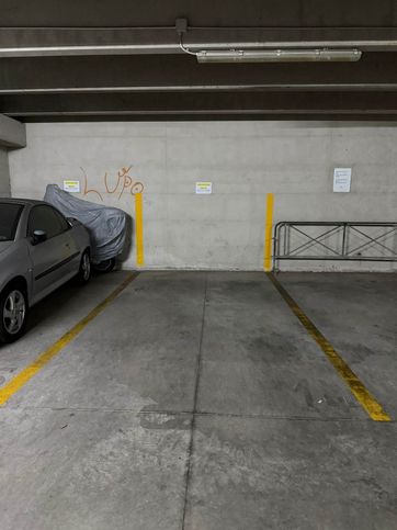 Garage/posto auto in residenziale in Piazza Gloriosi