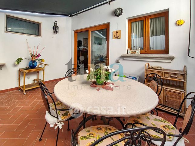 Villetta a schiera in residenziale in Via Livorno