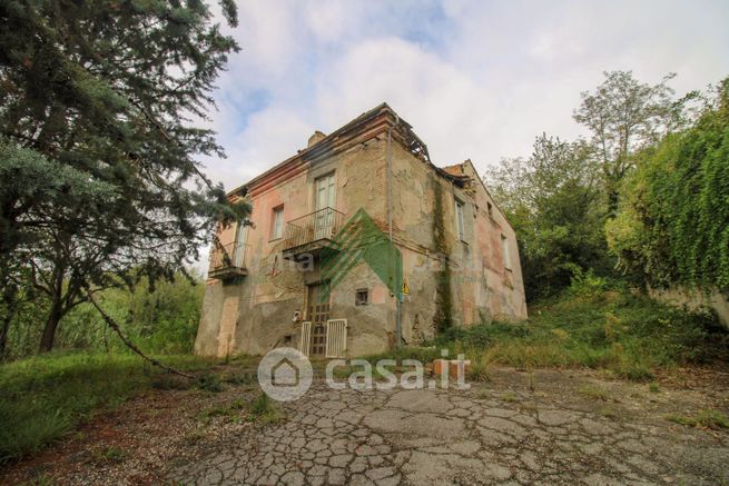 Casa indipendente in residenziale in Via Andrea Bafile