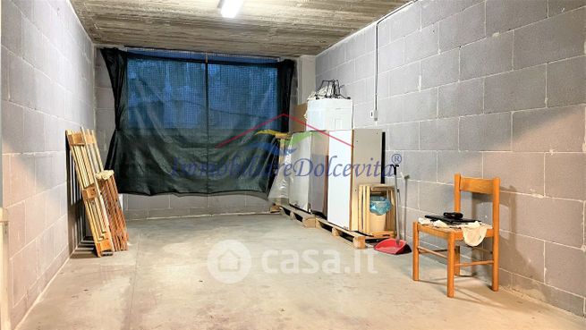 Box/posto auto in residenziale in Via Pietro Della Valle 6