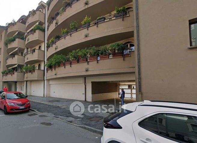 Box/posto auto in residenziale in Via Giacomo Frassi 13