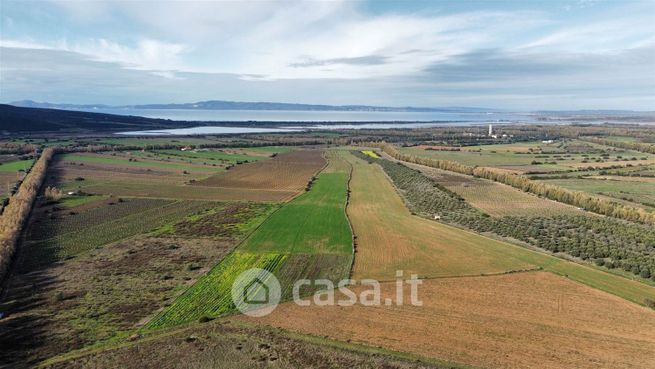 Terreno agricolo in commerciale in 