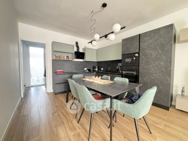 Appartamento in residenziale in Via degli Alpini