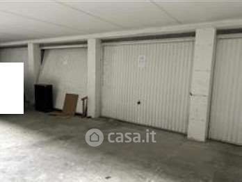 Box/posto auto in residenziale in Via Roma 70