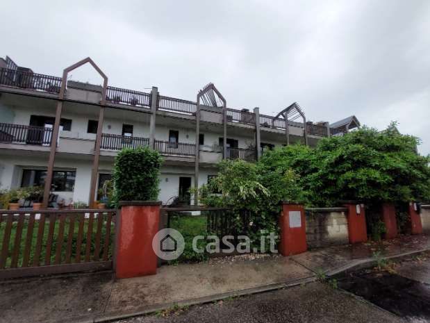 Villetta a schiera in residenziale in Viale delle Rose