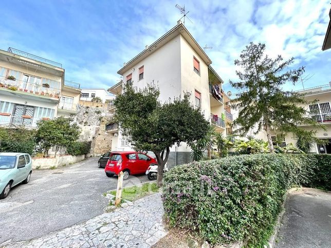 Appartamento in residenziale in Via Tripergola