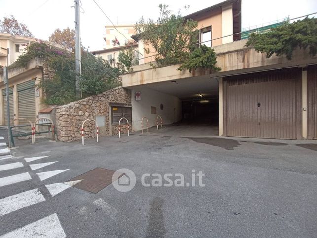 Garage/posto auto in residenziale in Via Andrea Silla 4