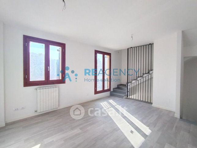 Villetta a schiera in residenziale in Via degli Alberti