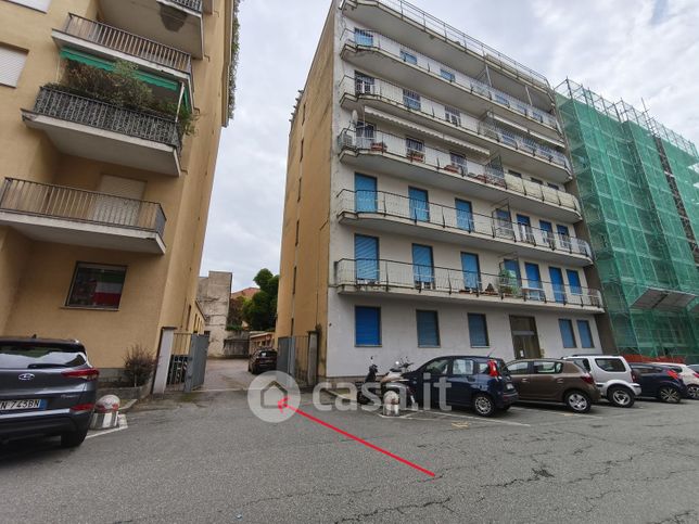 Box/posto auto in residenziale in Via Sabadell 4