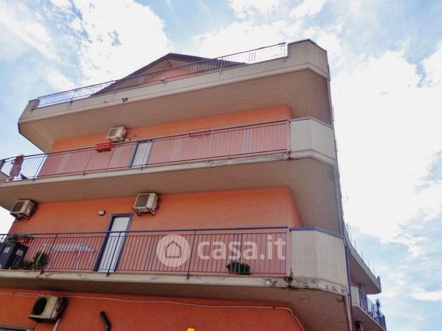 Appartamento in residenziale in Via Siculo Orientale 48