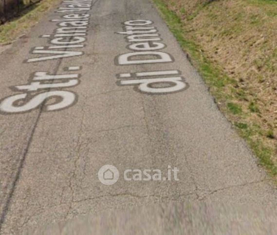 Terreno agricolo in commerciale in Via Valle di Dentro 24