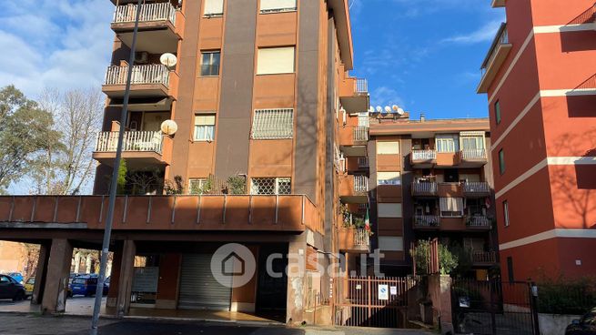 Box/posto auto in residenziale in Corso Duca di Genova 62