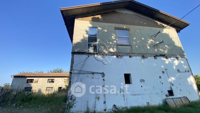 Casa indipendente in residenziale in 