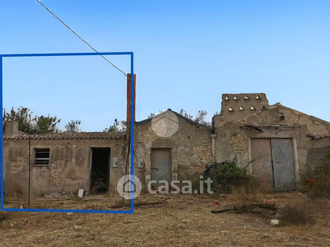 Terreno agricolo in commerciale in SP21