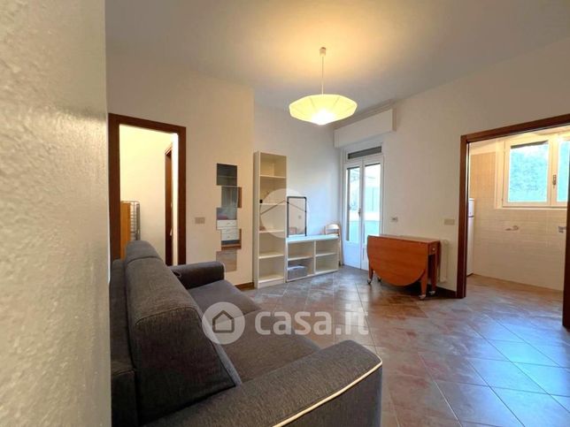 Appartamento in residenziale in Via Legnone 71