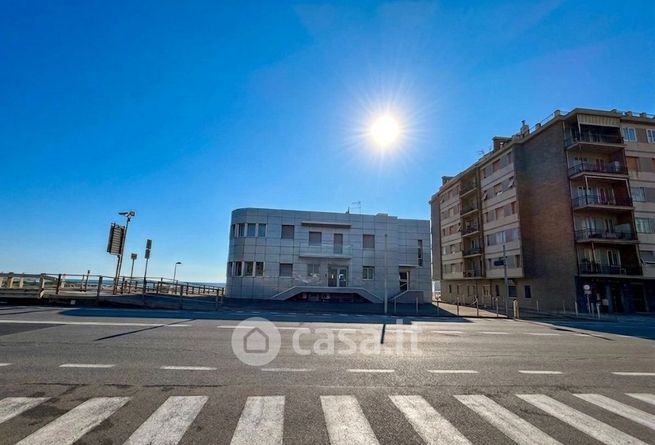 Ufficio in commerciale in Strada Statale 1 3