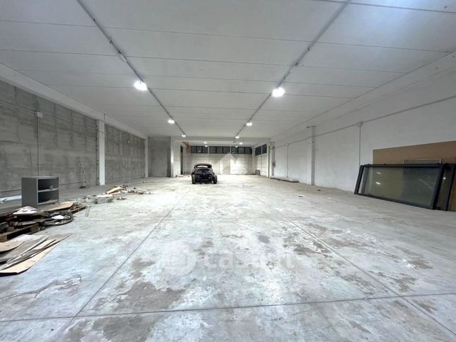 Box/posto auto in residenziale in Via Umberto Mariotti 190