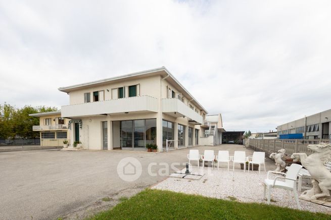 Ufficio in commerciale in Viale della Repubblica