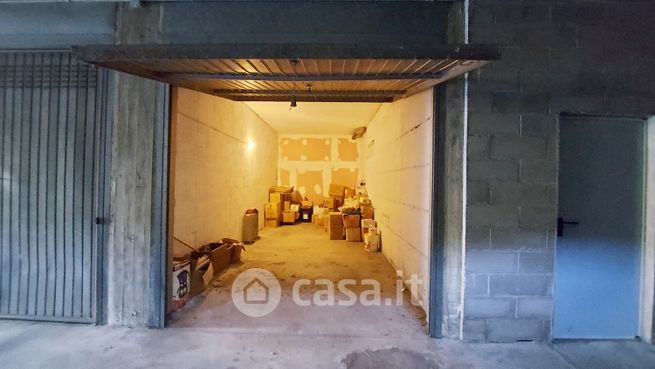 Garage/posto auto in residenziale in Via Crocefisso 3