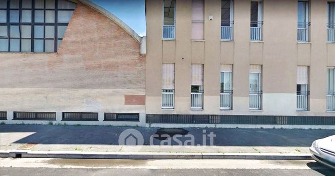 Ufficio in commerciale in Via Oreste Salomone 43