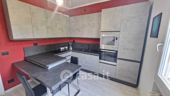 Casa indipendente in residenziale in 