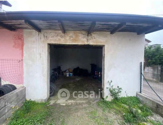 Garage/posto auto in residenziale in Via Venera 48