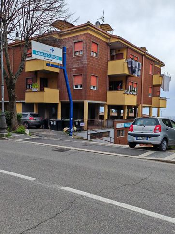 Negozio/locale commerciale in commerciale in Strada Statale 7 29900